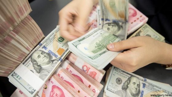 الدولار الأمريكي يهدد اليوان الصيني