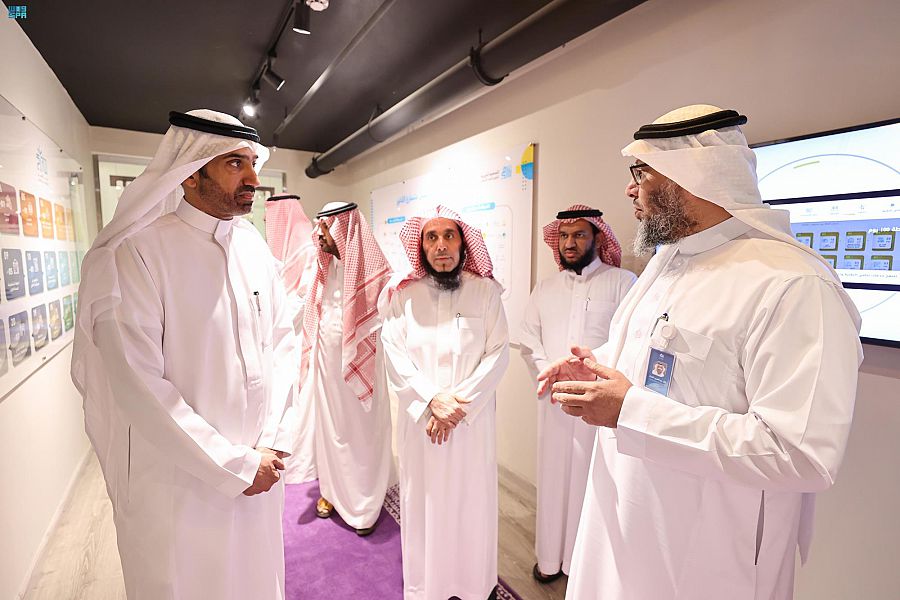 وزير الموارد البشرية والتنمية الاجتماعية يزور جمعية “تنامي”