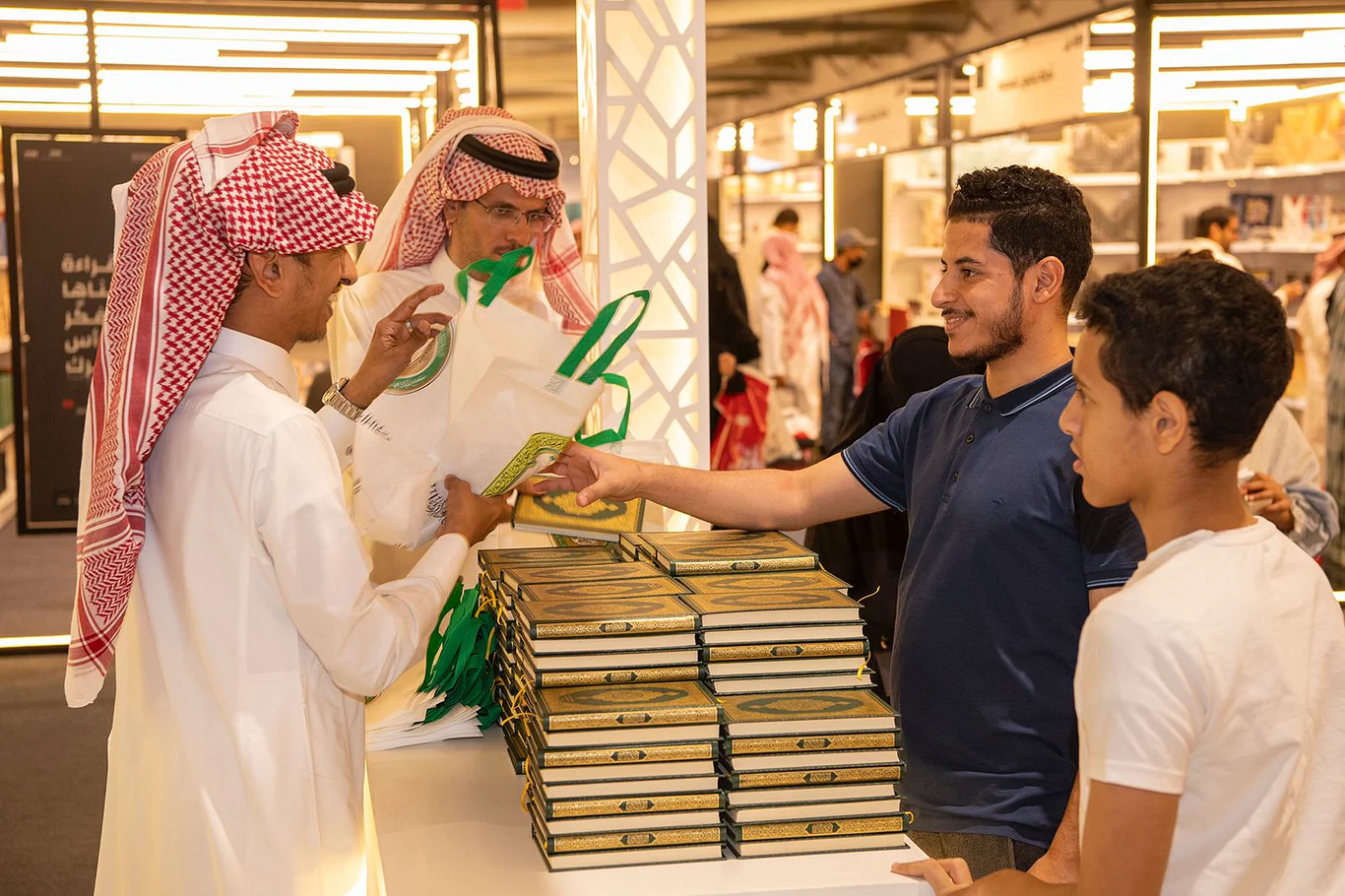  جناح "وزارة الشؤون الإسلامية" يستقبل 100 ألف زائر