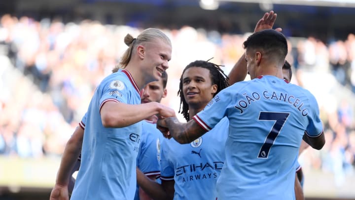 مان سيتي ضد ساوثهامبتون .. مانشستر سيتي يتصدر الدوري الإنجليزي مؤقتاً 