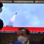 كوريا الشمالية تطلق صاروخا باليستيا مر فوق اليابان .. والحلفاء الـ3 يُحذّرونها من ردٍ حازم