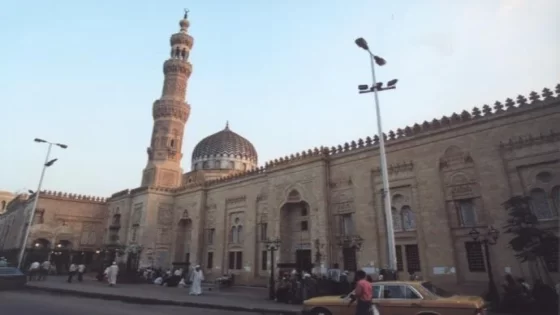 أطلق مستخدمو موقع التواصل حملة لإزالة الكلمات المسيئة المضافة إلى مسجد السيدة زينب على جوجل