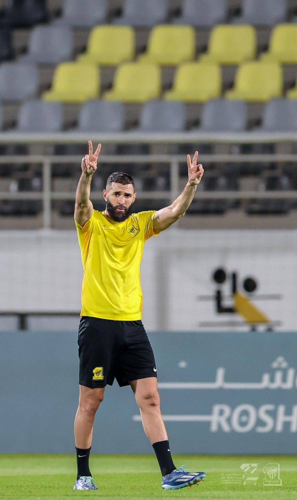 غياب بنزيما عن تدريبات الاتحاد يثير الجدل