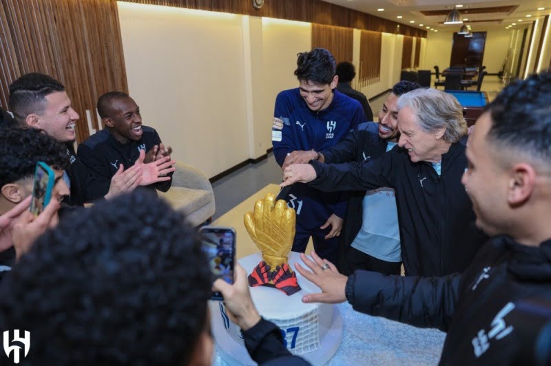 احتفالية الهلال بفوز ياسين بونو بجائزة أفضل حارس أفريقي