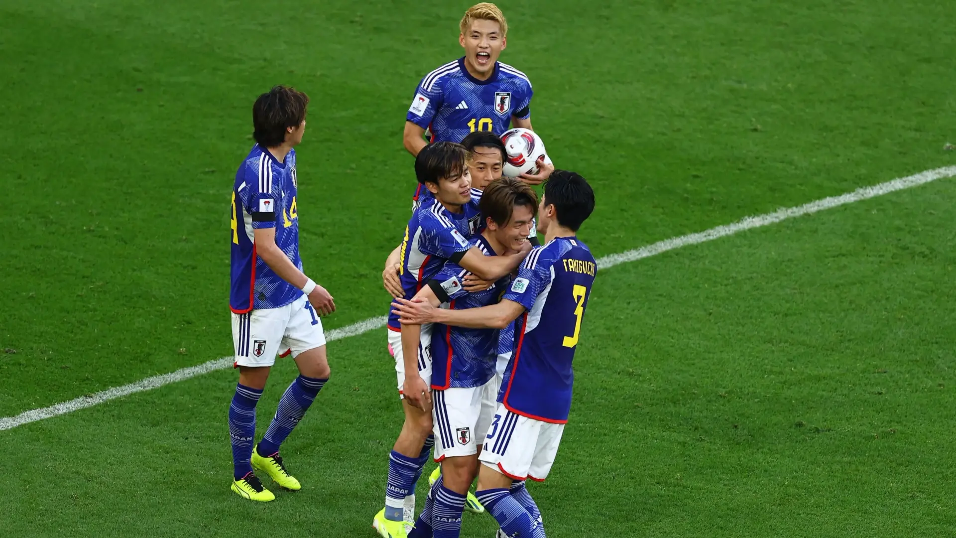 اليابان تفوز على فيتنام بأربعة أهداف مقابل هدفين في مباراة مثيرة