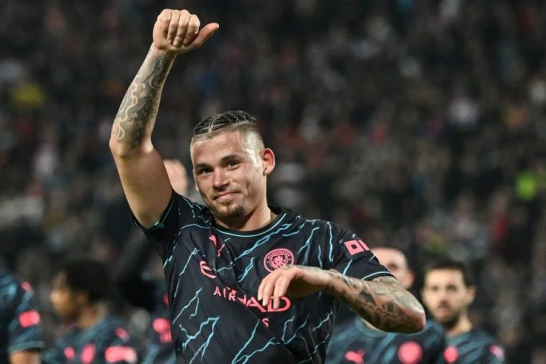 برشلونة يتراجع عن صفقة كالفين فيليبس