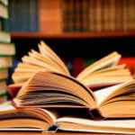 عاجل: قرار رسمي بالسماح ببيع الكتب في 8 أنشطة تجارية